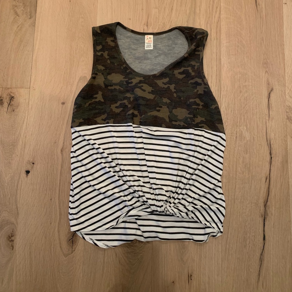 Camo tank - Picture 2 of 2